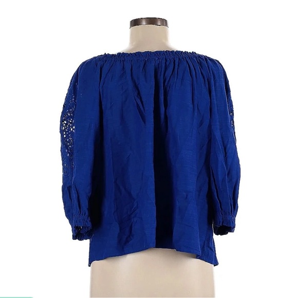 Plus size top - Picture 2 of 3